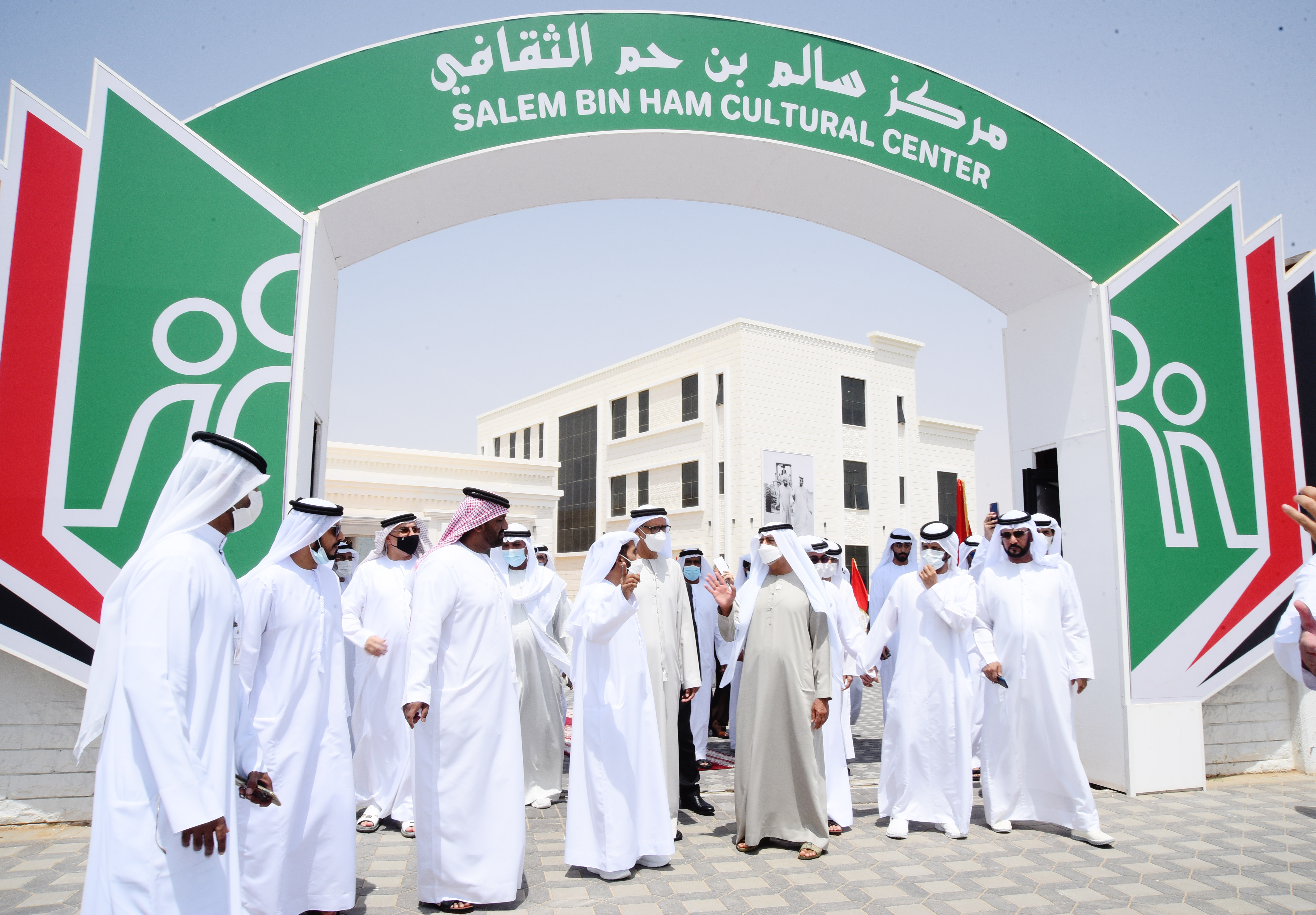 بتكليف من رئيس الدولة .. نهيان بن مبارك يفتتح مركز سالم بن حم الثقافي