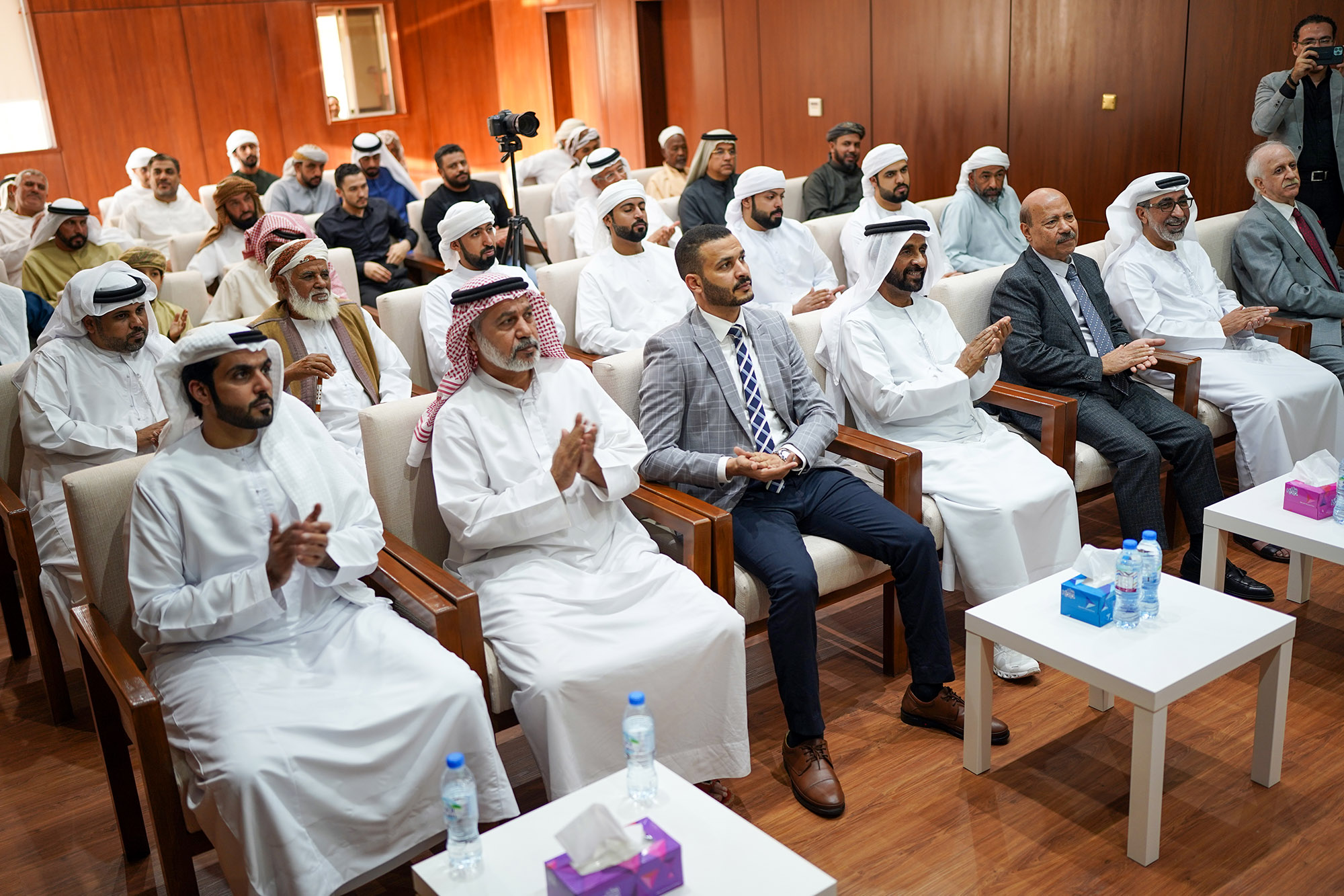 مركز سالم بن حم الثقافي يقيم ندوة بمناسبة  اليوم الدولي للتعليم