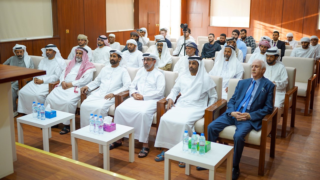 مركز سالم بن حم الثقافي يحتفي بيوم اللغة العربية